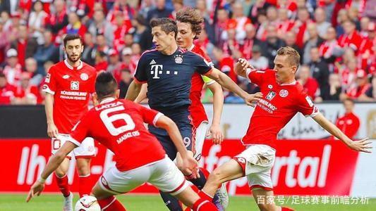 中的攻防博 中的攻防博